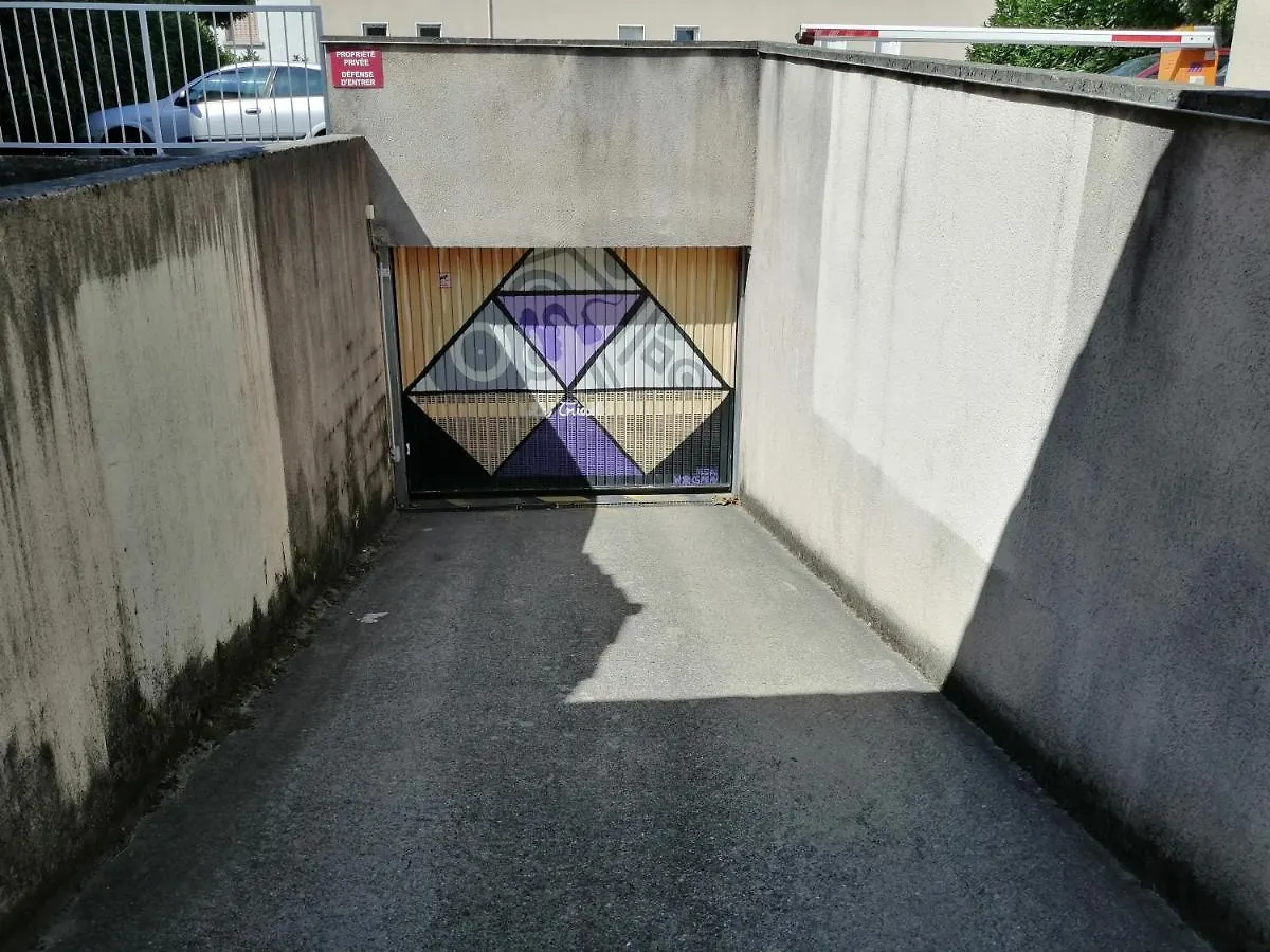 Nicolas Iii, Parking Prive, Clim, Balcon Grenoble France